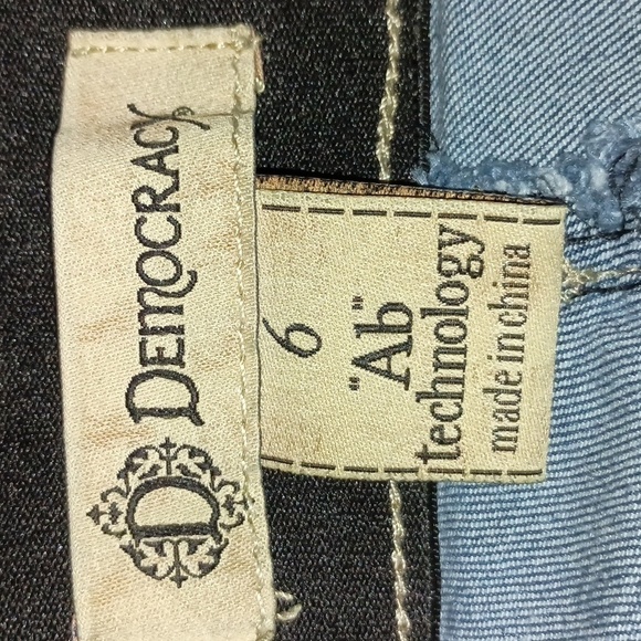 Democracy "Ab" Technology Jeans Size 6 - Picture 2 of 8